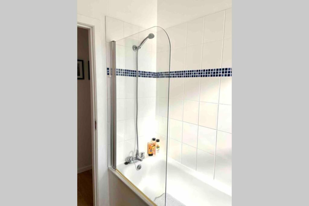 Apartamento Flat 5 Eia House Belfast Exterior foto