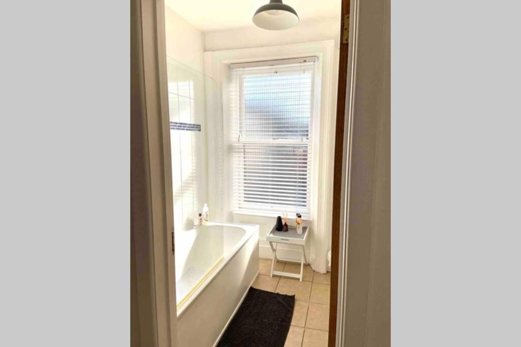 Apartamento Flat 5 Eia House Belfast Exterior foto